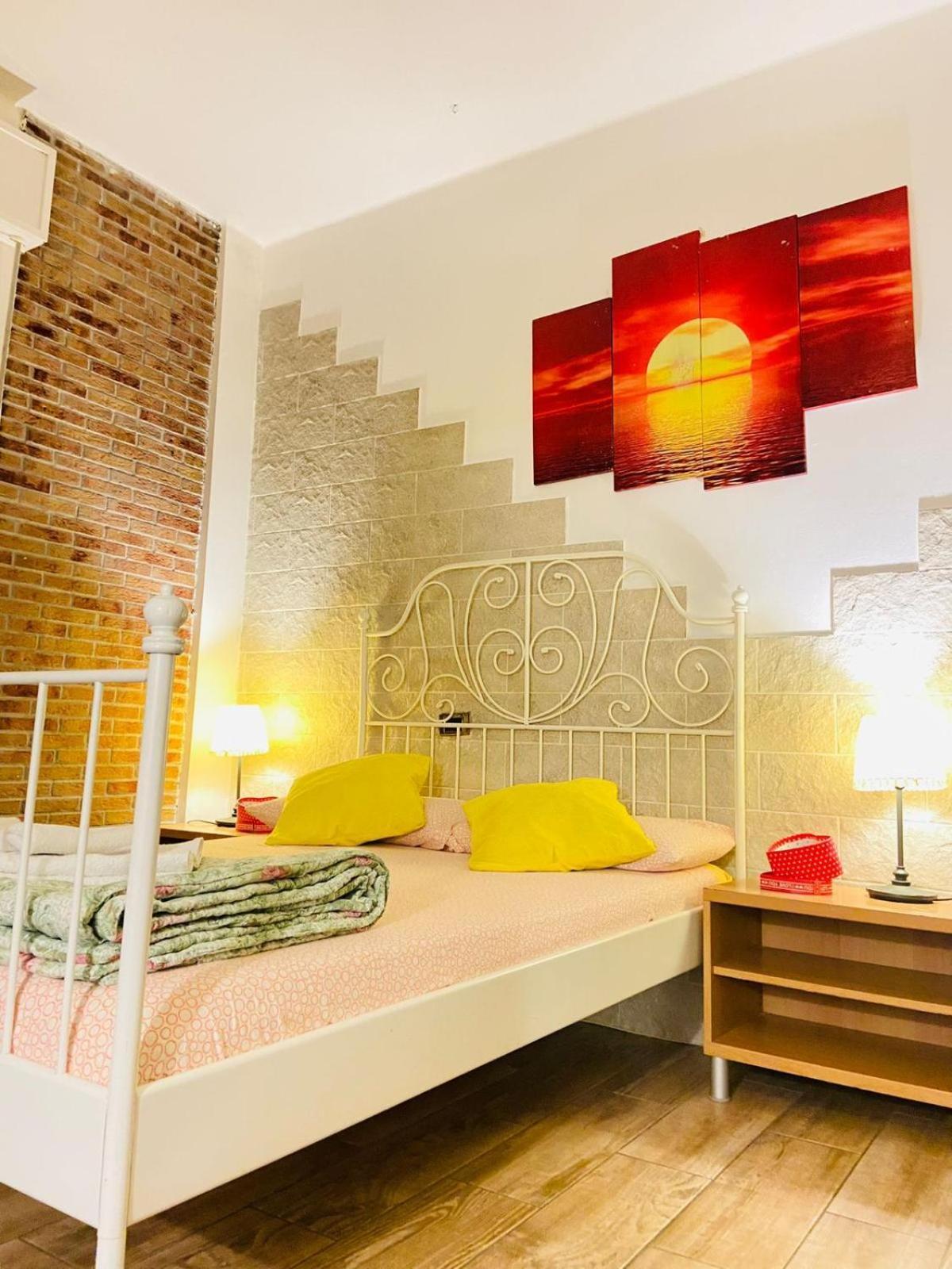 Europe Station Rooms Парма Екстер'єр фото