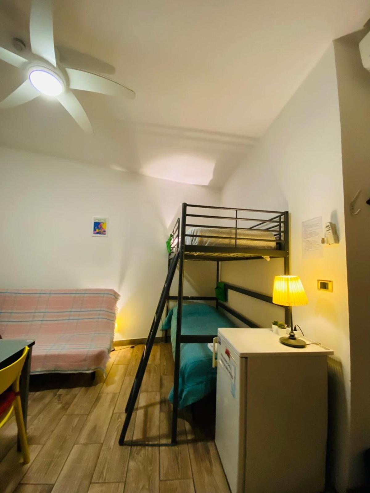 Europe Station Rooms Парма Екстер'єр фото