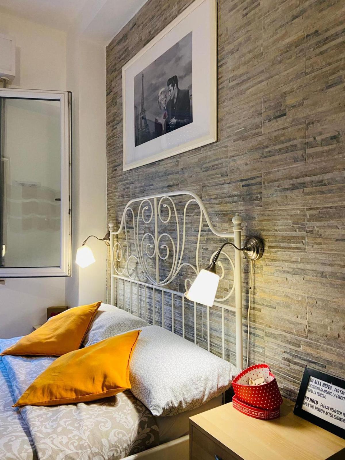Europe Station Rooms Парма Екстер'єр фото